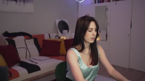 Lili online show from January 2025 09:19:01 PM