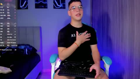 Snapshot of _blake_boy chatting on October 2025 05:06:01 AM _blake_boy online show from October 2025 05:06:01 AM