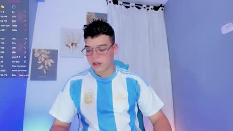 Snapshot of _blake_boy chatting on November 2025 10:42:02 PM _blake_boy online show from November 2025 10:42:02 PM