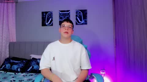 Snapshot of _blake_boy chatting on December 2025 06:19:02 AM _blake_boy online show from December 2025 06:19:02 AM