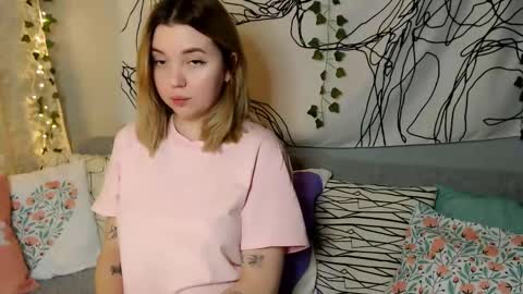 Elizabeth online show from October 2025 01:23:01 PM