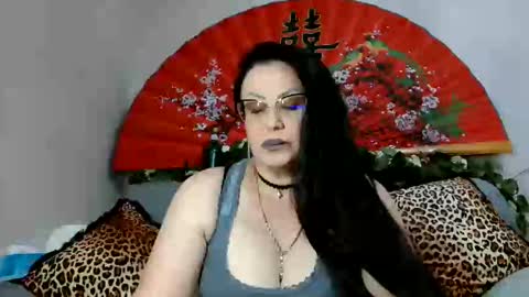 Snapshot of _blue__butterfly_ chatting on May 2026 06:09:01 PM KHALEESI online show from May 2026 06:09:01 PM