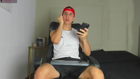 Snapshot of _bruno_bs chatting on March 2025 12:06:02 PM BRUNO online show from March 2025 12:06:02 PM