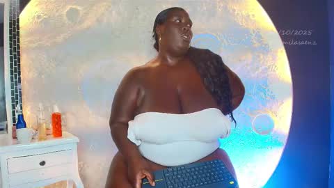 Caro. online show from October 2025 07:47:02 PM