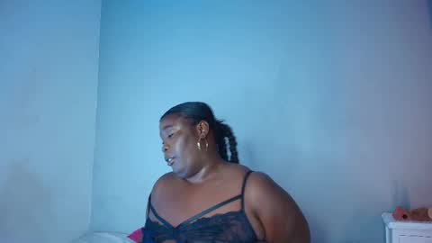 Caro. online show from November 2025 07:34:02 PM