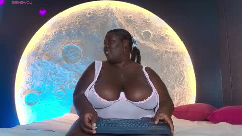 Caro. online show from November 2025 07:13:02 PM