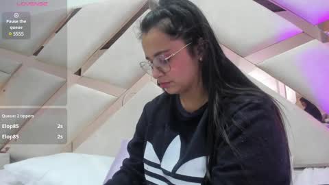 Snapshot of _carolinee_sweet chatting on December 2024 07:29:02 AM Caroline Sweet online show from December 2024 07:29:02 AM
