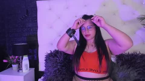 Snapshot of _carolinee_sweet chatting on January 2025 06:20:01 AM Caroline Sweet online show from January 2025 06:20:01 AM