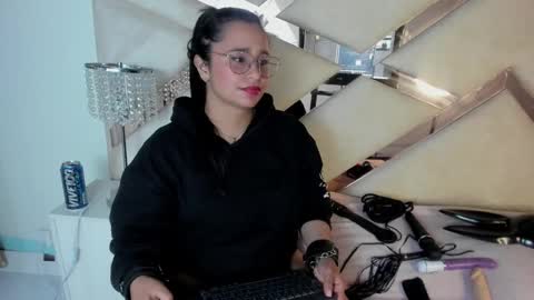 Snapshot of _carolinee_sweet chatting on January 2025 07:25:01 AM Caroline Sweet online show from January 2025 07:25:01 AM