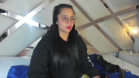 Snapshot of _carolinee_sweet chatting on January 2025 06:28:02 AM Caroline Sweet online show from January 2025 06:28:02 AM