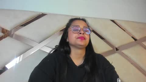 Snapshot of _carolinee_sweet chatting on January 2025 09:29:01 AM Caroline Sweet online show from January 2025 09:29:01 AM