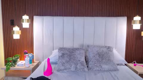 Snapshot of _cate_ chatting on February 2026 08:42:02 PM _cate_ online show from February 2026 08:42:02 PM