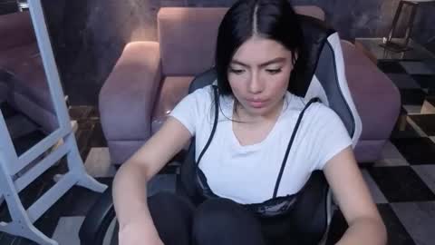 _charlottee_b online show from March 2026 08:25:02 PM