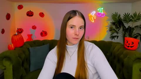 Erika online show from November 2025 02:06:02 PM