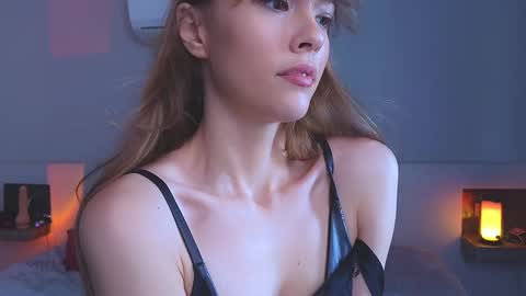 Snapshot of _demi_dee_ chatting on December 2024 09:31:02 AM DemiDee online show from December 2024 09:31:02 AM