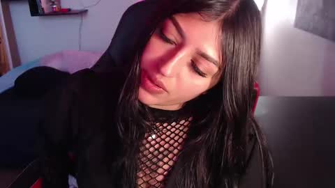 _dennise online show from December 2025 05:50:01 PM