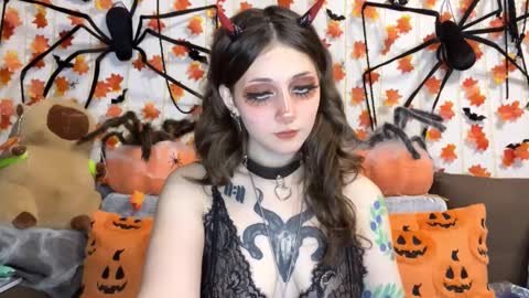 Kate online show from October 2025 06:06:02 PM