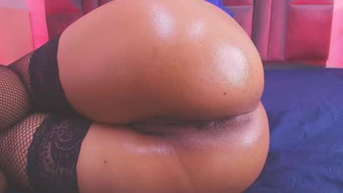 Dione online show from October 2025 07:23:01 PM