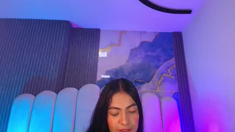 Dione online show from December 2025 07:20:02 PM