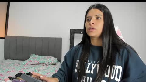 Snapshot of _elektrah chatting on February 2025 10:42:02 PM _elektrah online show from February 2025 10:42:02 PM