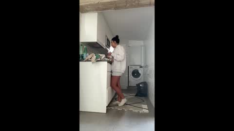  elena barra online show from September 2025 10:28:01 AM