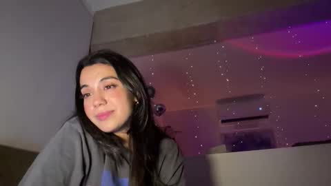  elena barra online show from December 2025 08:18:02 PM