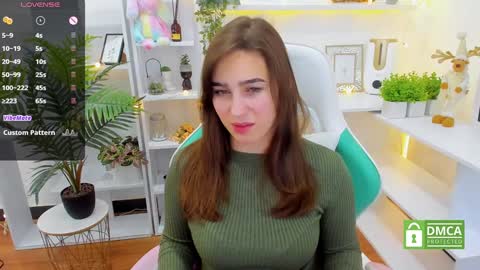 Snapshot of _eliizabeth__ chatting on January 2025 02:14:02 AM Lizzy online show from January 2025 02:14:02 AM