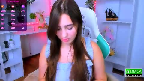 Snapshot of _eliizabeth__ chatting on November 2025 11:21:02 PM Lizzy online show from November 2025 11:21:02 PM