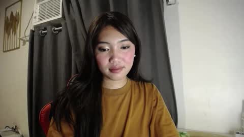 Snapshot of _ellevivien chatting on November 2025 07:27:01 PM Elle online show from November 2025 07:27:01 PM