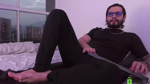  -         online show from November 2025 10:53:02 PM