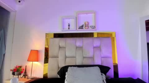 Isabella online show from March 2025 12:05:02 PM