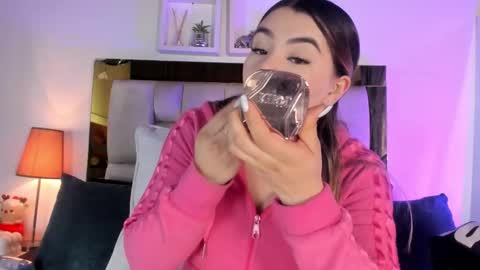 Isabella online show from February 2026 12:09:02 PM