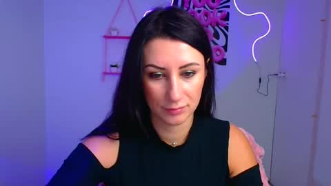 Emma online show from October 2025 06:23:02 AM