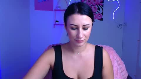 Emma online show from November 2025 12:59:03 PM