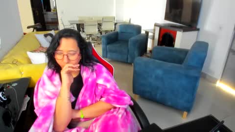 Emma online show from January 2025 08:47:01 PM