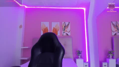 Emma  online show from January 2026 07:39:01 PM