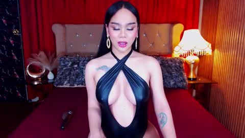 _empressvalerie_ online show from October 2025 09:38:02 AM