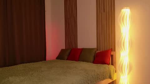 _esmeraldiyaa_ online show from December 2025 06:50:01 PM