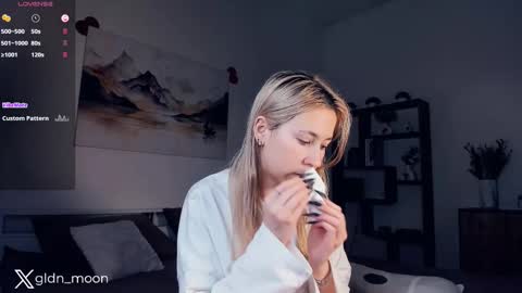 Rina online show from February 2025 07:39:01 PM