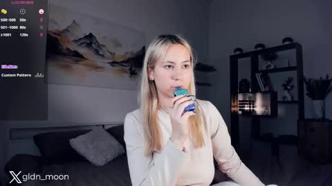 Rina online show from March 2025 10:43:01 PM