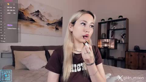 Rina online show from September 2025 06:08:01 PM