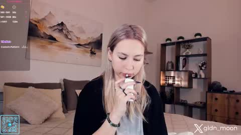 Rina online show from October 2025 07:44:02 PM