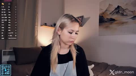 Rina online show from November 2025 07:38:01 PM