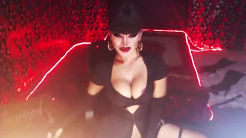 Snapshot of _hailyourqueenx chatting on December 2024 01:01:02 AM GoDDess  Chloe online show from December 2024 01:01:02 AM