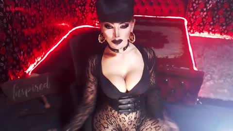 Snapshot of _hailyourqueenx chatting on January 2025 04:12:01 AM GoDDess  Chloe online show from January 2025 04:12:01 AM