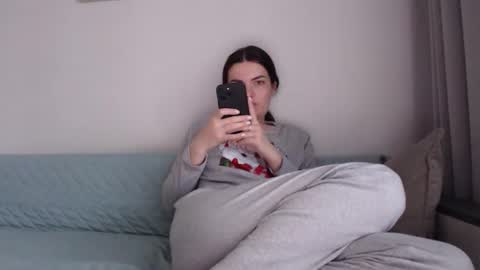 Snapshot of _hidden_frommymoom_ chatting on February 2026 08:13:02 AM Criss4u online show from February 2026 08:13:02 AM