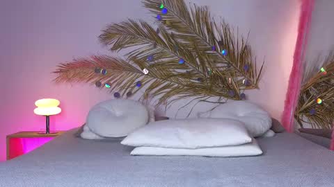 Holly online show from February 2025 05:58:01 AM