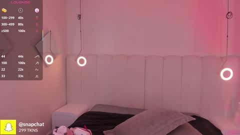 Darlis  online show from November 2025 08:10:01 PM