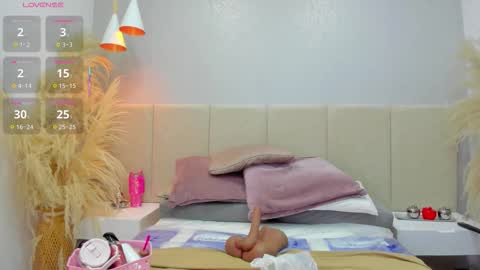 Darlis  online show from November 2025 12:16:02 PM