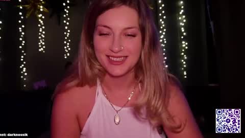 Snapshot of _hypnotic_gaze_ chatting on March 2025 11:18:02 AM Nessy  online show from March 2025 11:18:02 AM